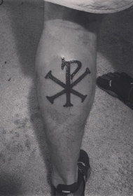 小腿黑色基督教字母符号纹身图案