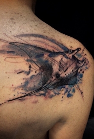 背部素描风格黑白鳐鱼纹身图案