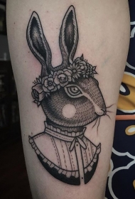 手臂黑色有趣的人类兔子纹身图案