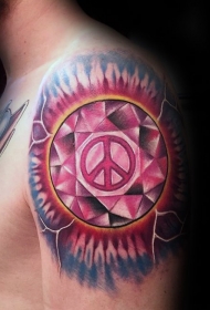 肩部圆形的钻石与太平洋符号纹身图案