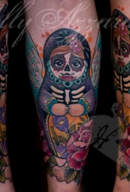 腿部插画风格彩色套娃纹身图案