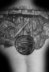 背部黑色的埃及神像与标志纹身图案