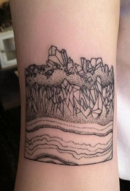 手腕黑色线条点刺简单的景观纹身图案