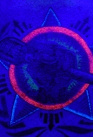 荧光五角星标志纹身图案