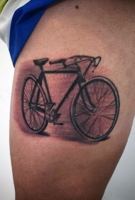 腿部逼真的棕色自行车纹身图案