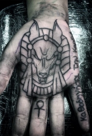 手心黑色线条埃及神与字母纹身图案