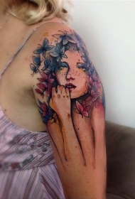 大臂old school彩色女人与蝴蝶纹身图案