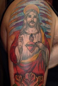 肩部彩色耶稣与玫瑰纹身图案