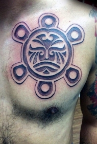 胸部黑灰风格古代雕塑纹身图案