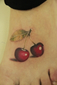 脚背逼真的美味甜樱桃纹身图片