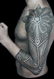 手臂黑色线条花纹装饰风格纹身图案