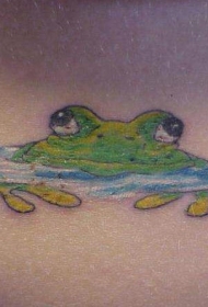 背部彩色青蛙浮水纹身图案