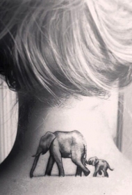 传统黑白大象脖子纹身图案