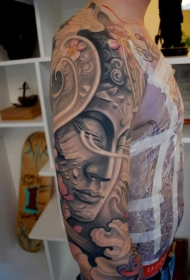 花臂如来佛祖雕像和花袖纹身图案