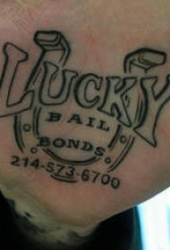 腰部灰色马蹄广告纹身图片