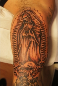 腿部祈祷死神和骷髅纹身图案