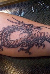有趣的中国龙前臂纹身图案
