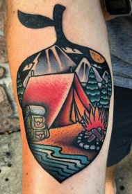 手臂彩色叶子形状的夜间露营风景纹身