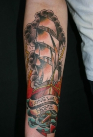 手臂old school帆船与丝带字母纹身图案