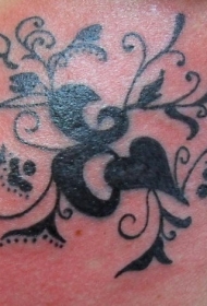 心形花朵藤蔓黑色纹身图案