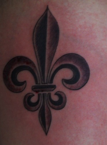 经典的百合花纹章纹身图案