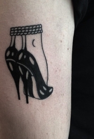 简单old school黑色高跟鞋纹身图案