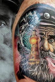 肩部非常逼真的彩色老水手纹身图片