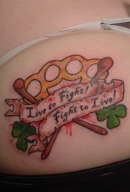 臀部彩色爱尔兰风格纹身图案