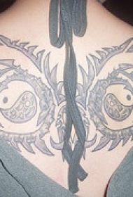 背部亚洲风格符号纹身图案