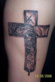 耶稣与十字架纹身图案