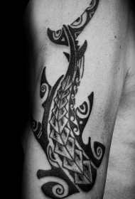 大臂波利尼西亚风格鲨鱼黑色纹身图案