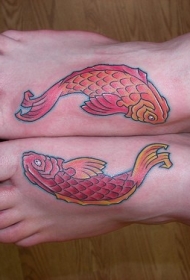 女性脚背彩色鱼纹身图案