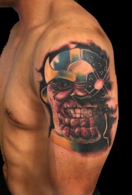 大臂彩色邪恶的卡通超级英雄纹身图案