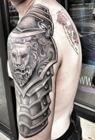 大臂灰色的中世纪肩狮子盔甲纹身图案