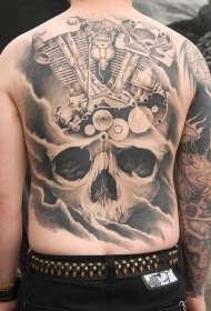 背部黑灰大骷髅与各种机械纹身图案