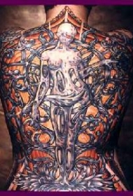 满背梦幻之女彩色纹身图案