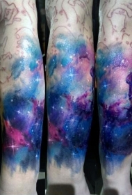 腿部未完成的彩色空间纹身图片