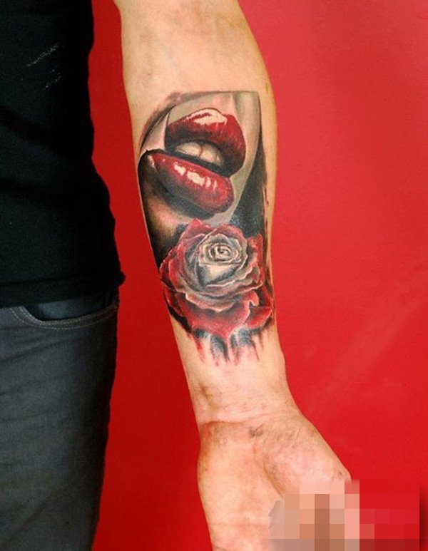 一组手臂上的彩绘渐变创意个性纹身图案