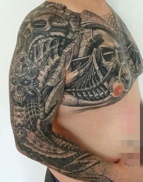 凸显男生个性与霸气的点刺技巧纹身图案