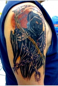 大臂幽灵般的死神纹身图案