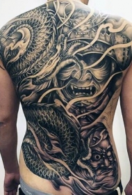 满背亚洲风格大规模黑白龙与武士面具纹身图案