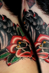 颈部老学校的风格彩色恶魔马纹身图片