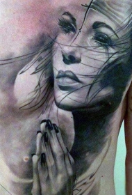 胸部神话般的黑色神秘恶魔女人肖像纹身图案