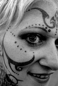 男性脸部头部字母纹身图案