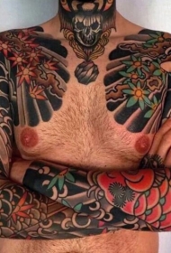 手臂亚洲风格的彩色鲤鱼花卉纹身图案