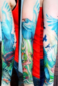 手臂惊艳的彩色小鸟主题纹身图案