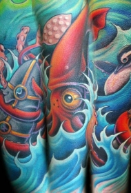 手臂彩色鱿鱼攻击船纹身图案
