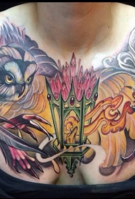 胸部old school彩色猫头鹰蜡烛羽毛纹身图案