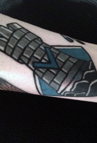 简单的彩绘小塔手臂纹身图案