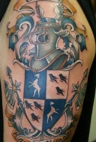 彩色卡班家族徽章纹身图案